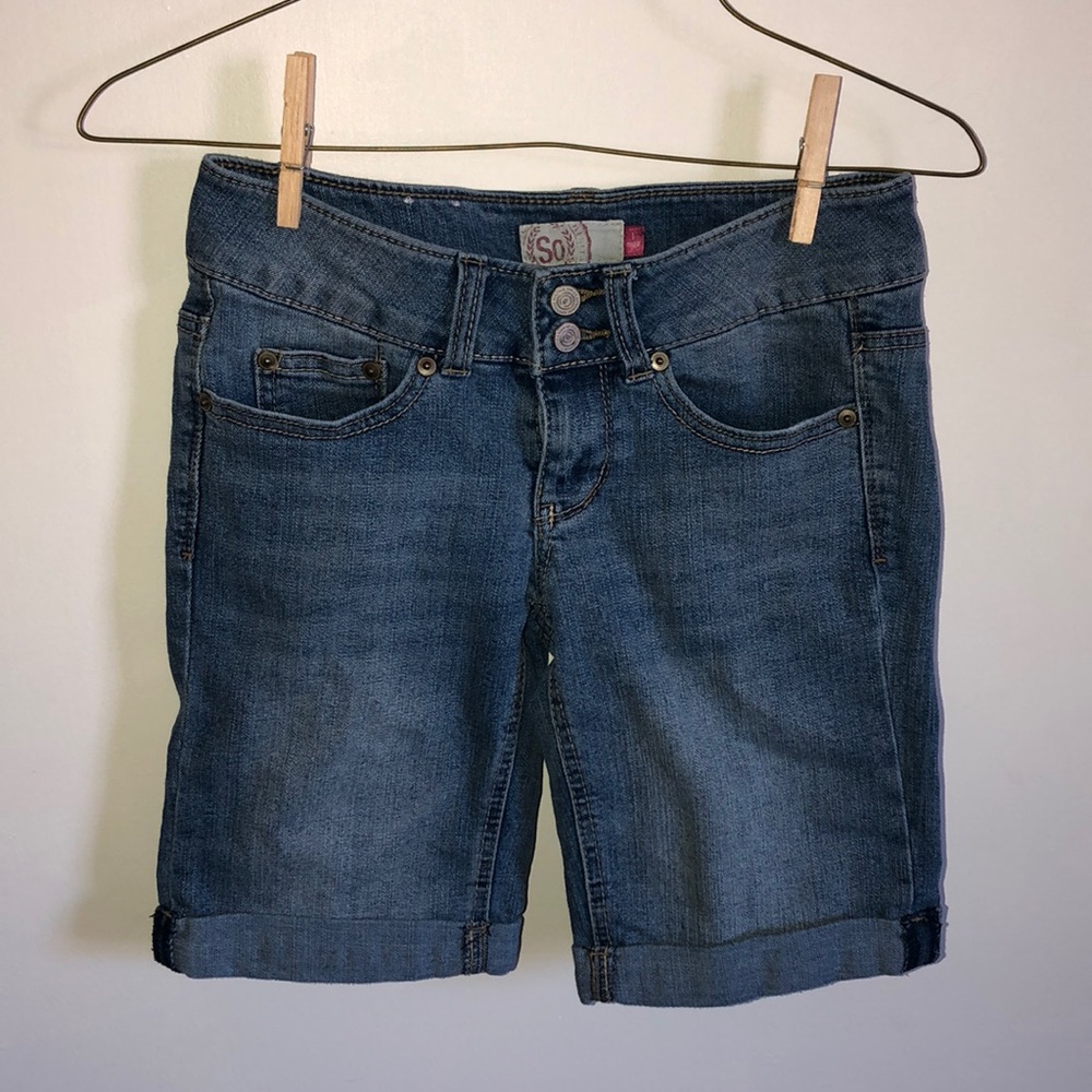 Mid thigh shorts